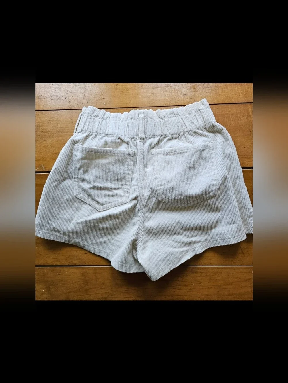 Hollister Ultra High Rise Cream Corduroy Shorts‎ Women's Size S